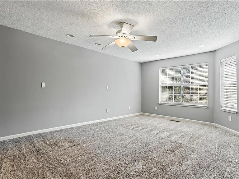 1009 Knights Bridge Ct — Photo 15