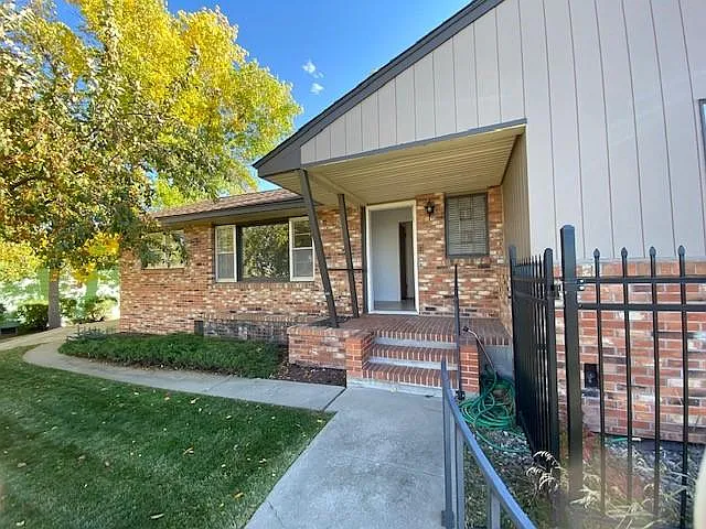 1229 Highland St — Photo 4