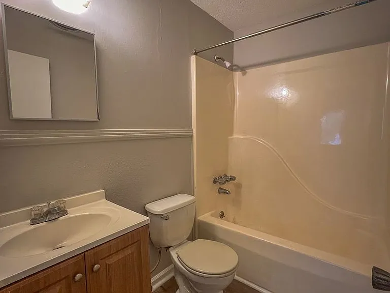 110 Medical Ct — Photo 21
