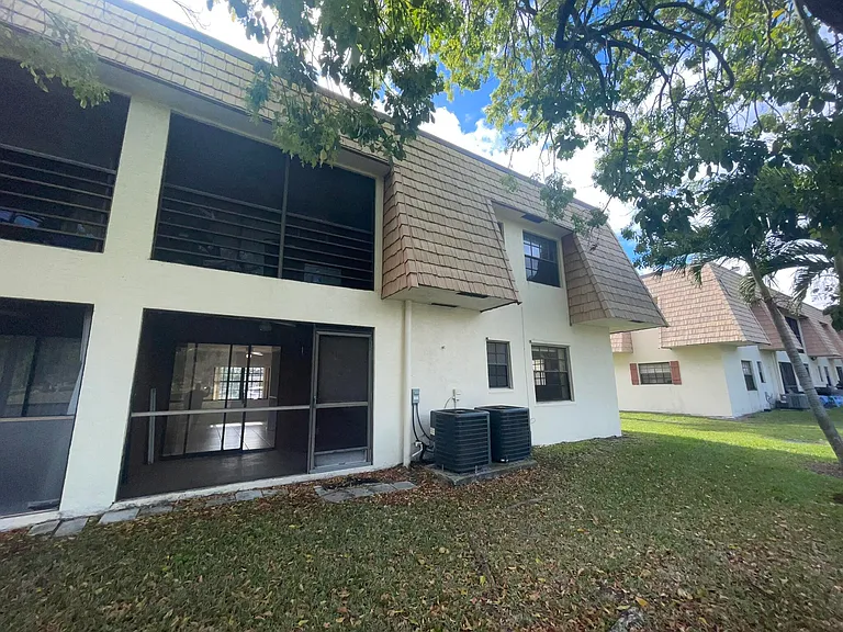 4185 Oak Terrace Dr — Photo 15