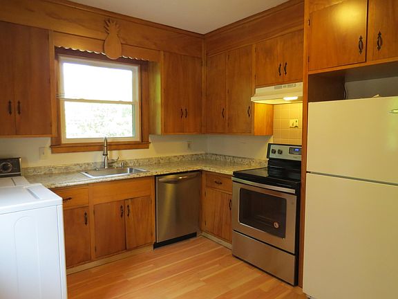 2nd image of 161 Belmont St #2