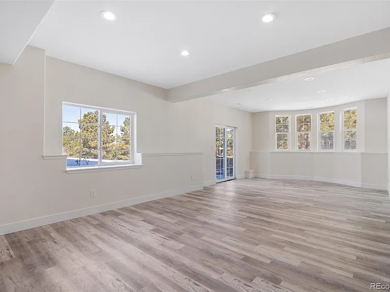 695 E Kings Deer Point — Photo 17