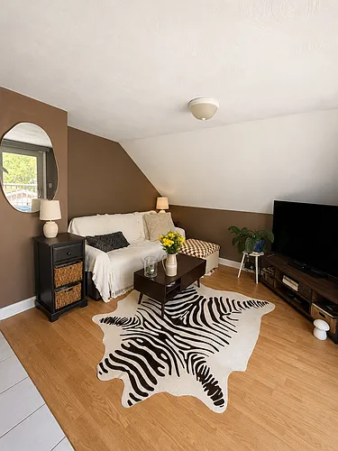 29 Eton Ave Photo 1