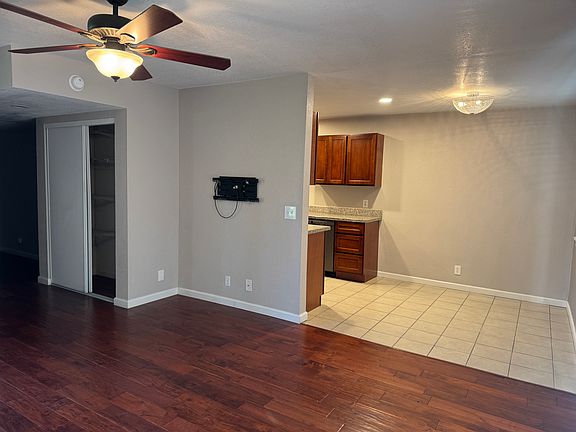 4th image of 321 Eldridge Ave