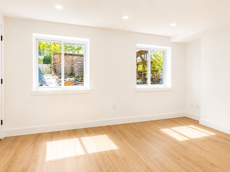 323 Hart St #1E — Photo 9