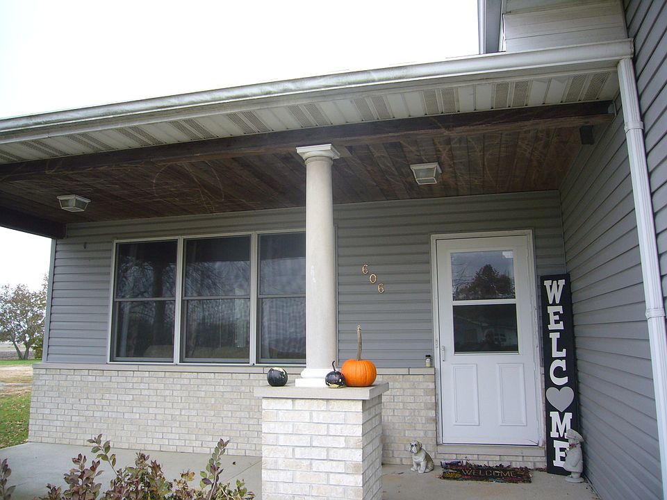 1st image of 606 E Washington St