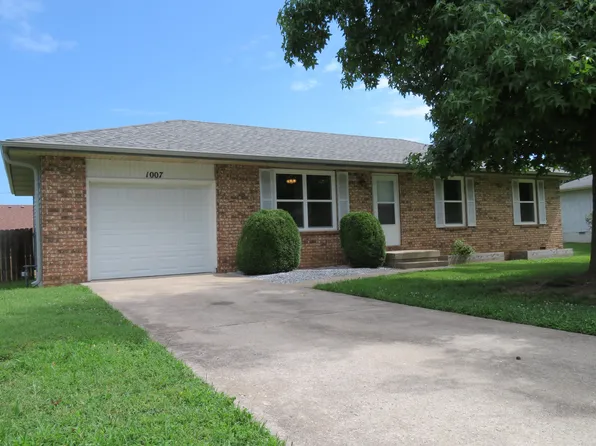 1007 E Parkview Street, Ozark, MO 65721