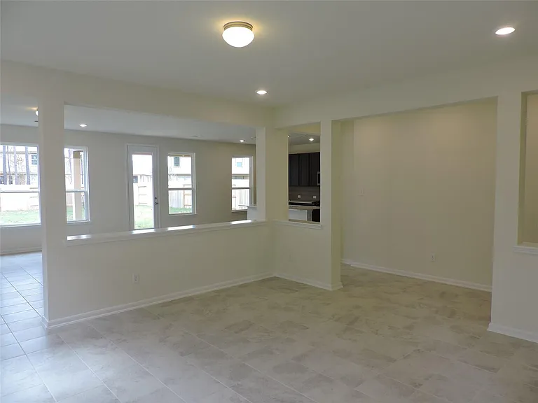 1122 Epworth Ct — Photo 14