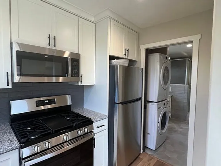 1258 Palm St — Photo 8