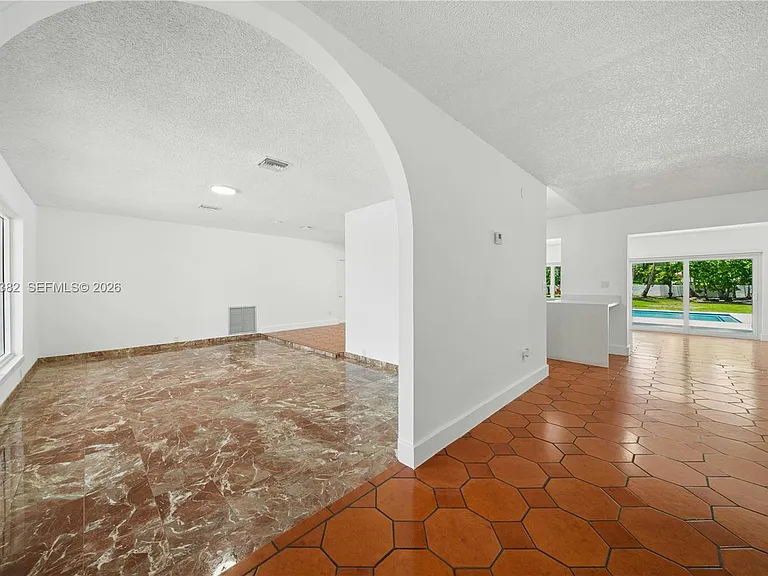 220 NW 130th Ave — Photo 18