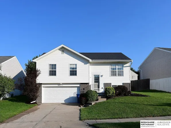 15306 Young St, Bennington, NE 68007