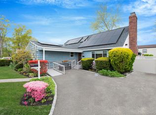 217 Abbington Court, Copiague, NY 11726