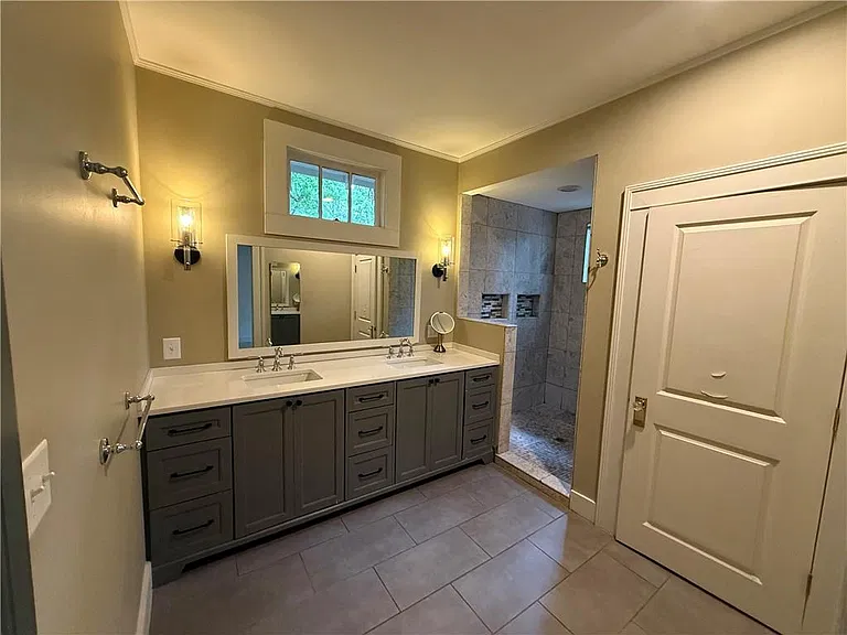 1660 Laurel St — Photo 19
