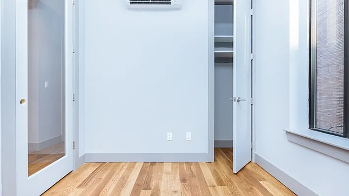 Rented by EXR | media 8