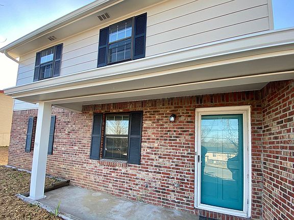 5th image of 4021 Lost Oaks Dr