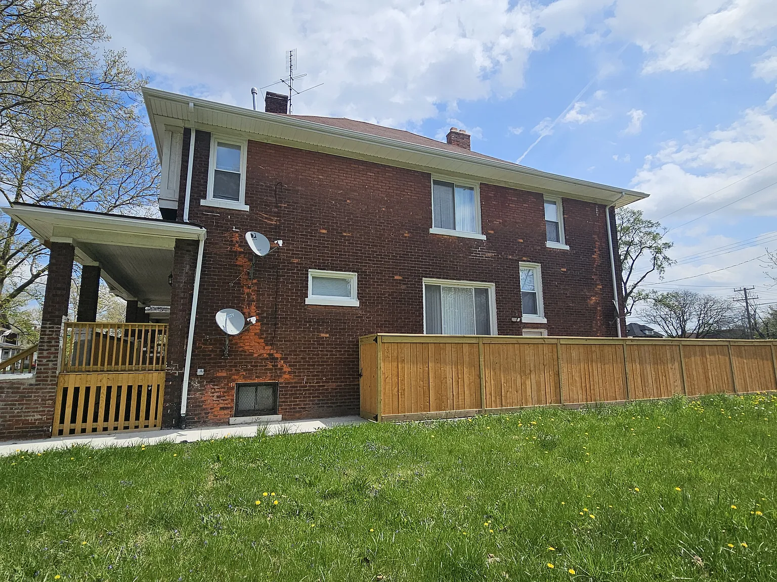 4 bed, 1550 sqft, $2,000 — Photo 2
