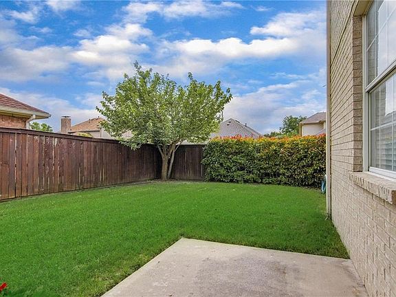 5th image of 2128 Chapman Dr