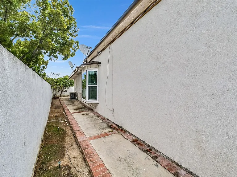 1 Lancewood Way — Photo 62