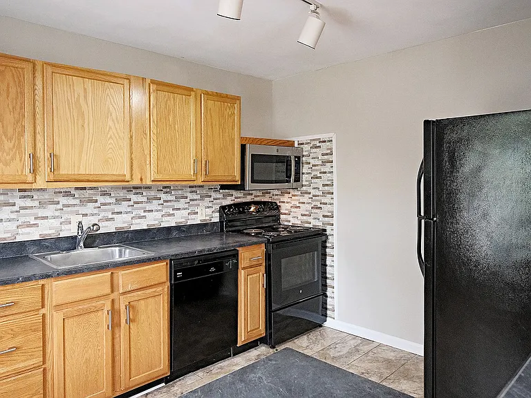 1223 Villa Ln #D — Photo 5