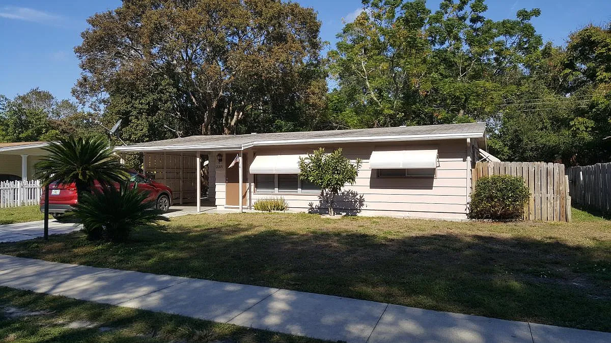 3 bed, 1306 sqft, $2,000 — Photo 1
