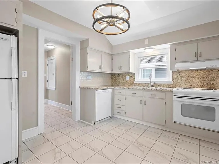 223 Townsend Ave #2 — Photo 11