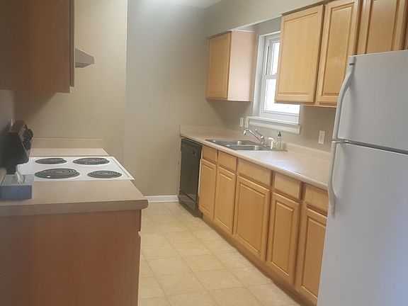 3rd image of 6409 Beauclair Dr