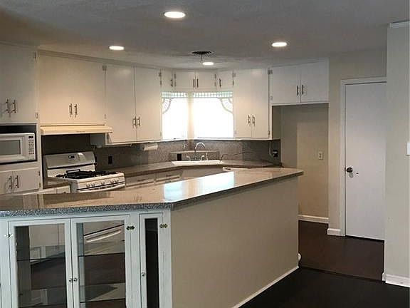4th image of 3713 Reid Dr