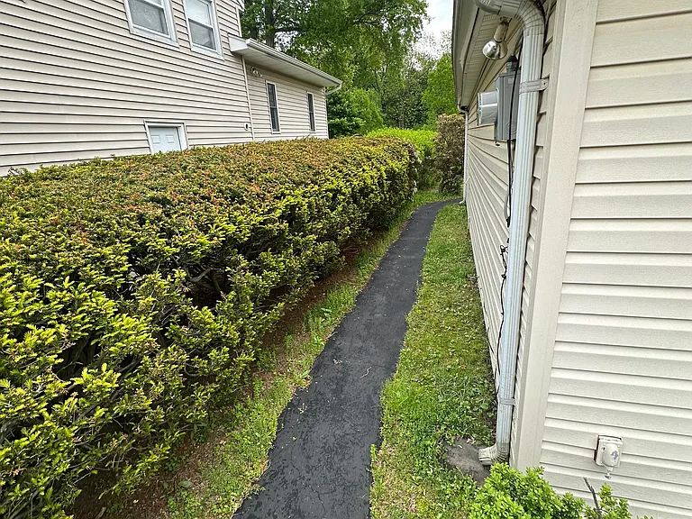 380 Burlington Rd — Photo 9