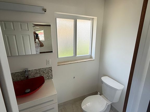 5th image of 1277 W Camino Real
