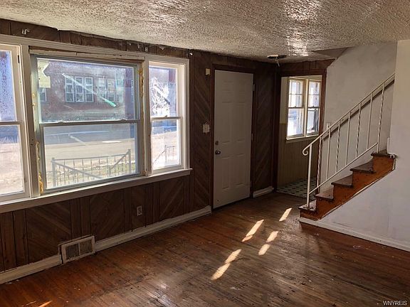2nd image of 458 Moselle St