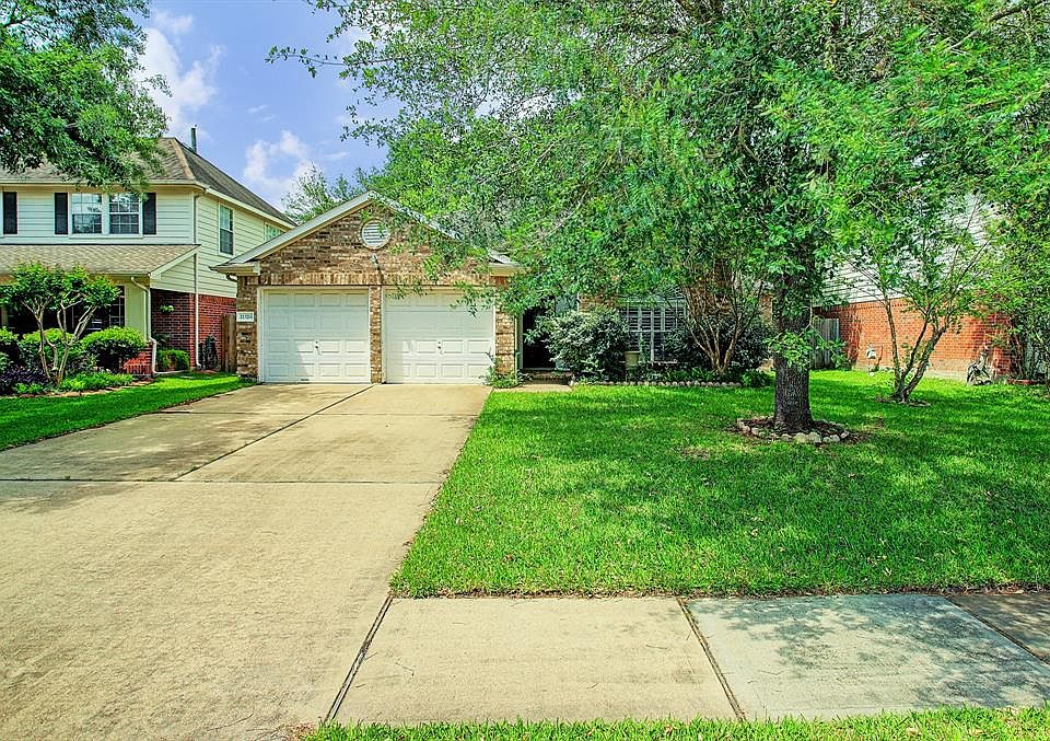 1st image of 21326 Rose Hollow Ln