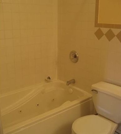 5th image of 3547 S King Dr #2
