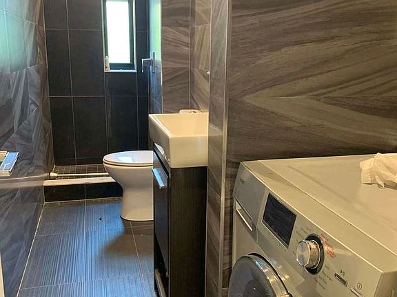 2nd image of 102 E 103rd St APT 20