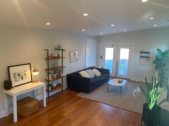 5th image of 431 Evergreen Dr
