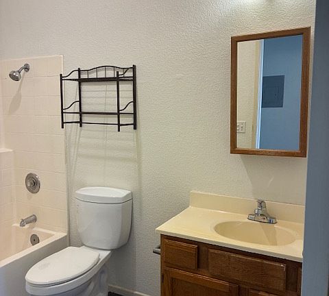 3rd image of 431 Market St APT 1