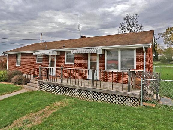 3rd image of 301 E Lee Ave
