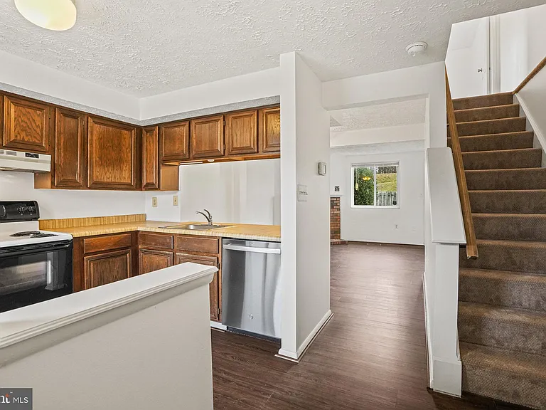 3525 Laurel View Ct — Photo 3