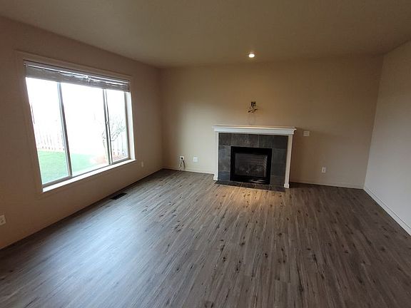 4th image of 2144 Mayfly St