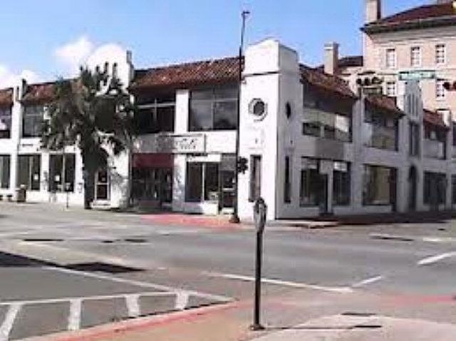 1st image of 1018 E Washington St