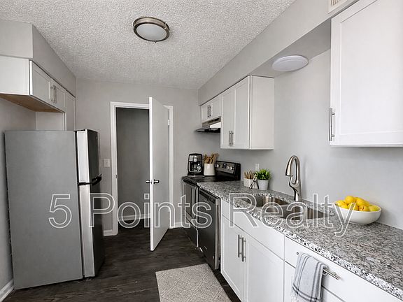 5th image of 308 Prince Ave #B