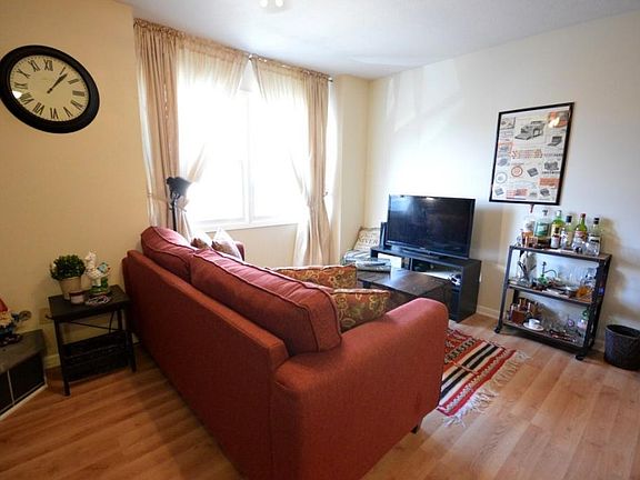 3rd image of 1538 Oak Hill Dr #M-2