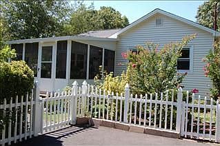 1st image of 18 Meadowbrook Dr
