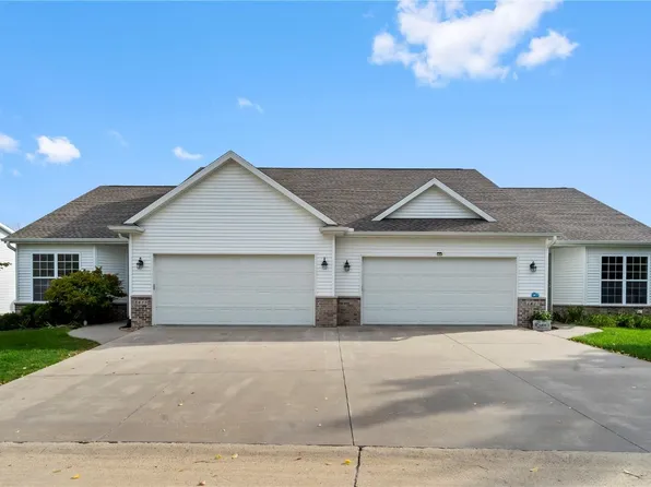 1815 Emmy Ln, Hiawatha, IA 52233
