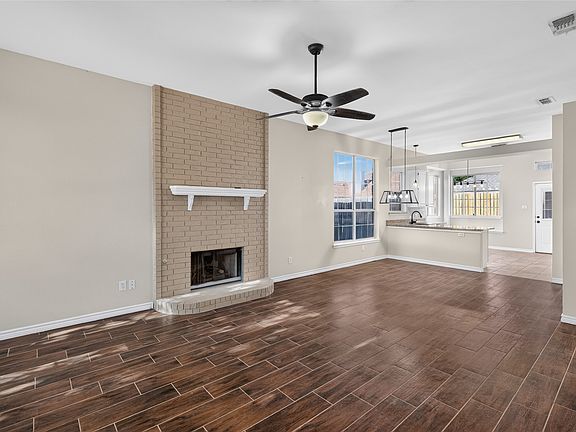 4th image of 2134 Ridgecliff Dr
