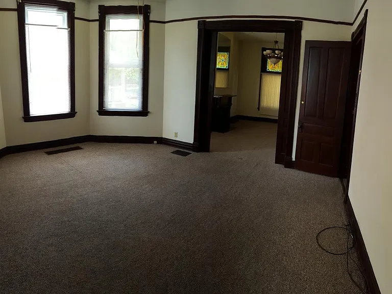3914 Regent Ave — Photo 2