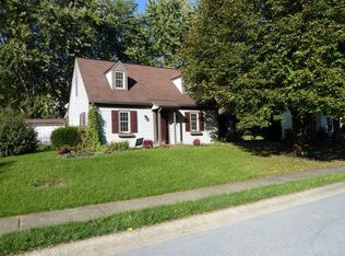 329 Bracken Dr, Lancaster, PA 17601