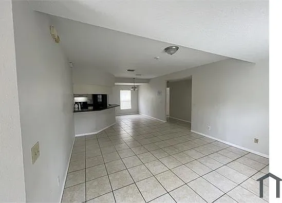 3 bed, 1244 sqft, $2,200 — Photo 3
