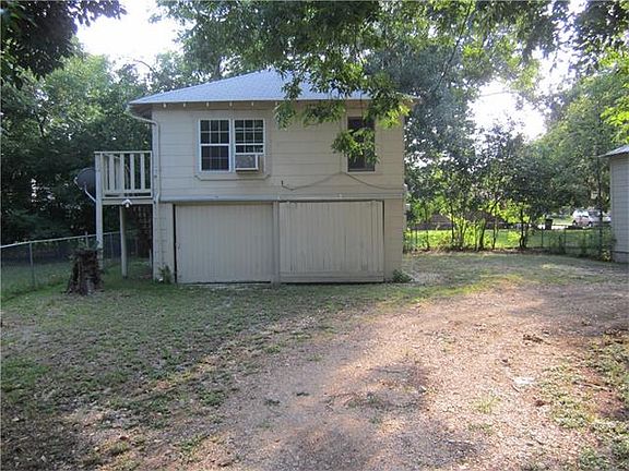 4th image of 2105 North Dr
