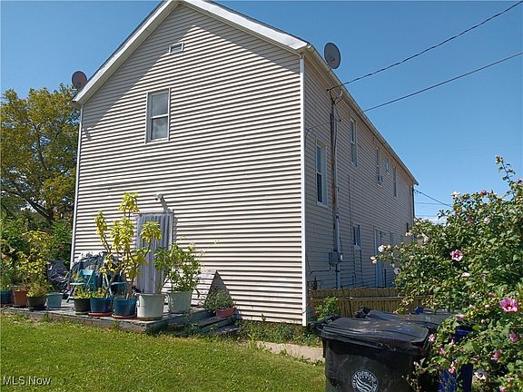 4th image of 3579 W 47th St