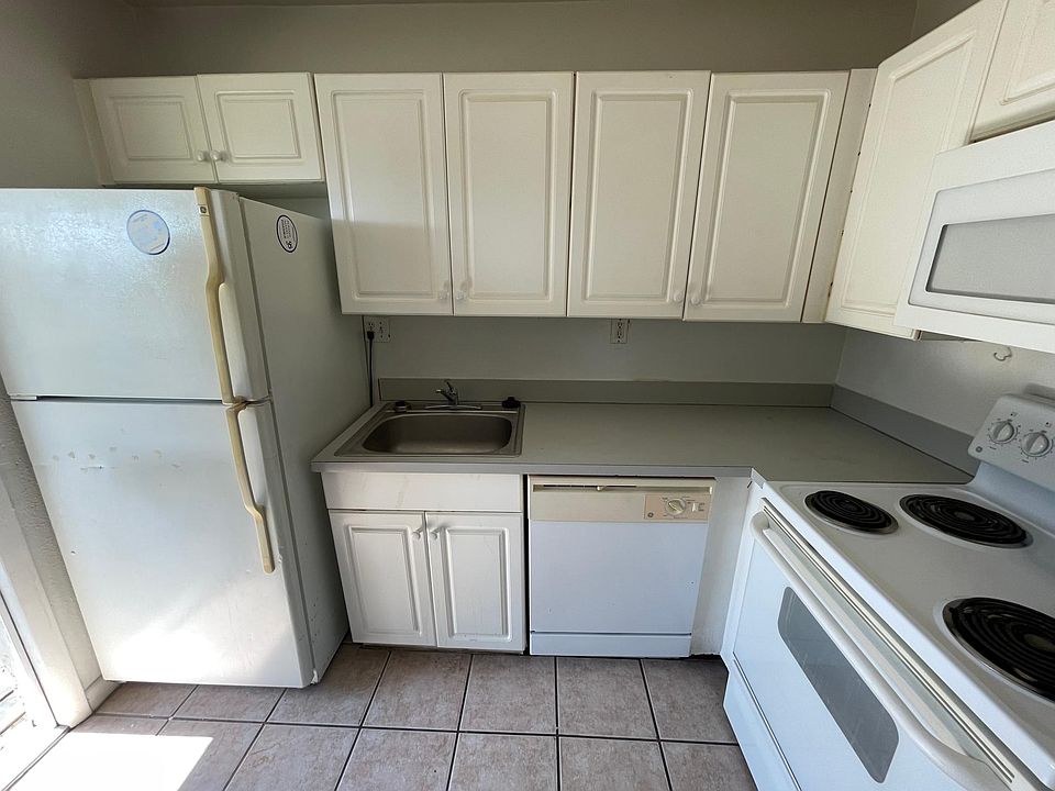 1st image of 210 Pine Tulip Ct #202